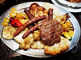 Ćevapi, grilled meat & pita bread