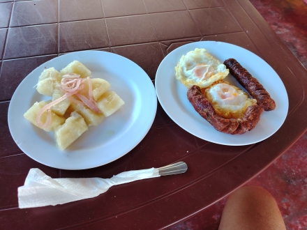 Breakfast: Sausage, egg & yuca